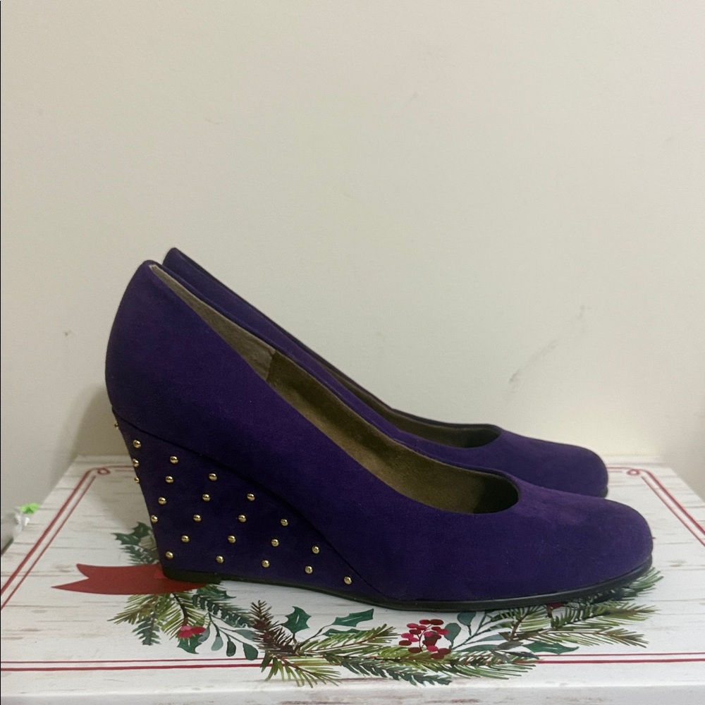 AeroSoles Purple Wedge Stud